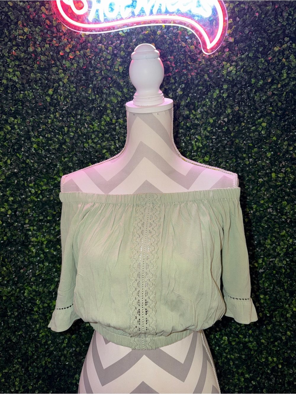 Rachel Parcell Sage Green Off-Shoulder Lace-Trim Crop Top
